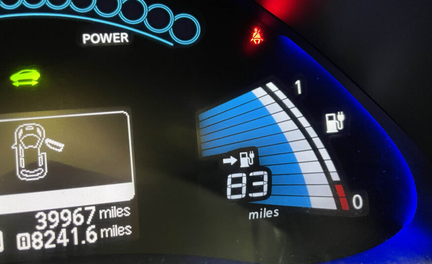 Nissan Leaf 24kWh 6.6kWh charger Acenta with full 12 Bars battery health-stunning!